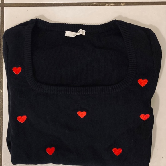 Timing Black Long Sleeve Shirt – Red Embroidered Hearts (Size L) - Picture 6 of 9